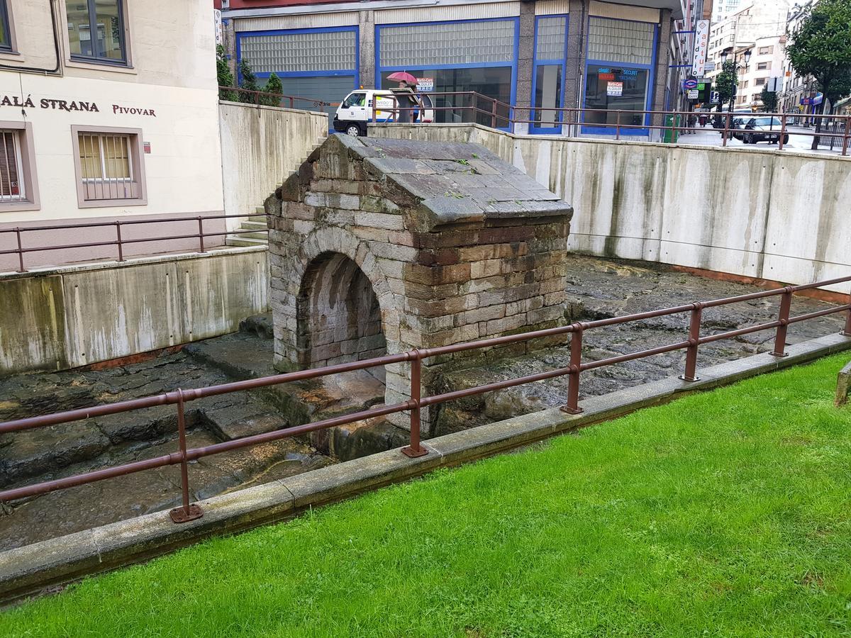 Hostal Foncalada Oviedo Eksteriør billede
